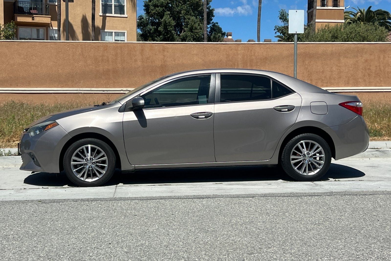 2015 Toyota Corolla LE Plus