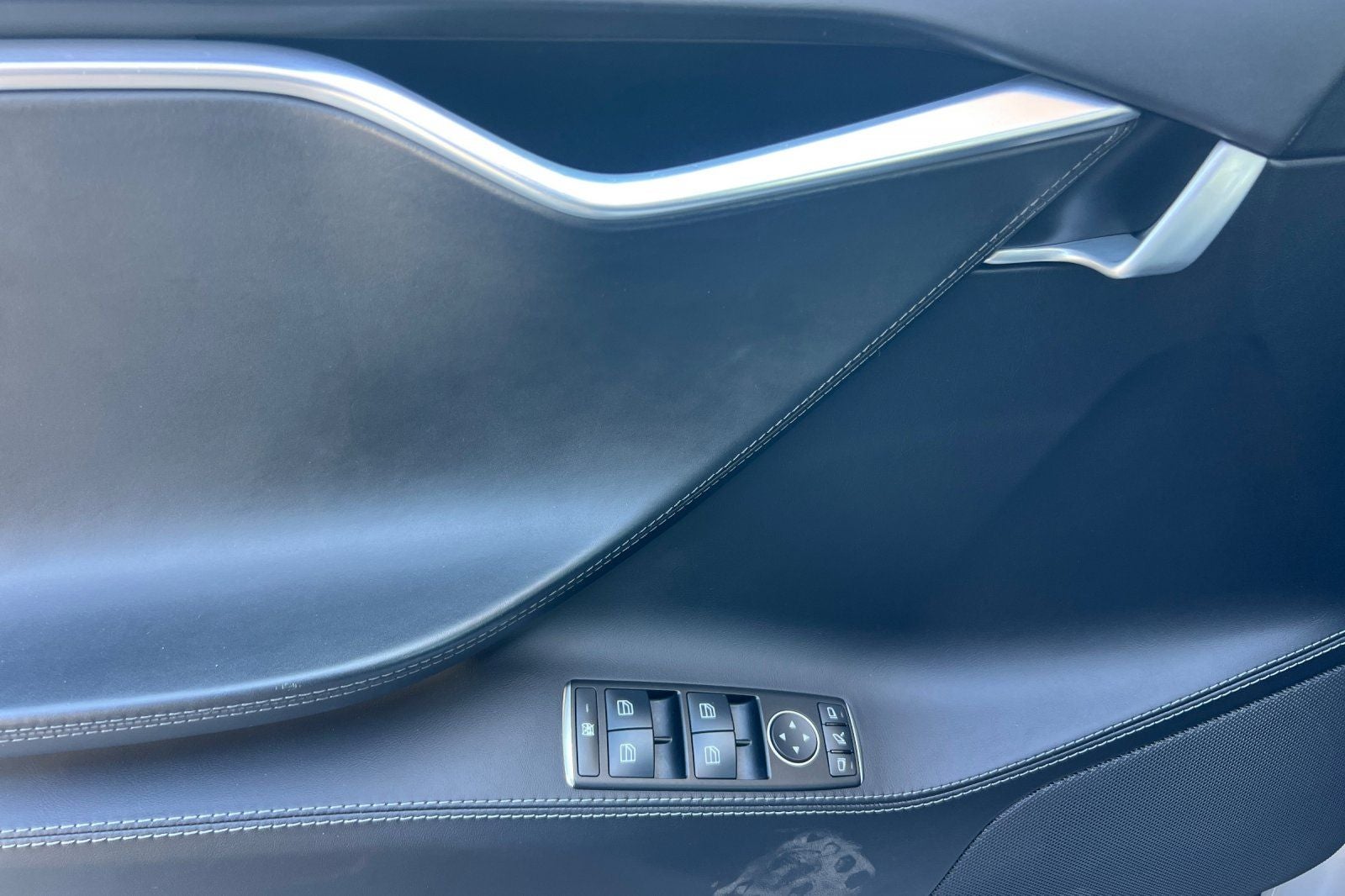 2016 Tesla Model S P90D