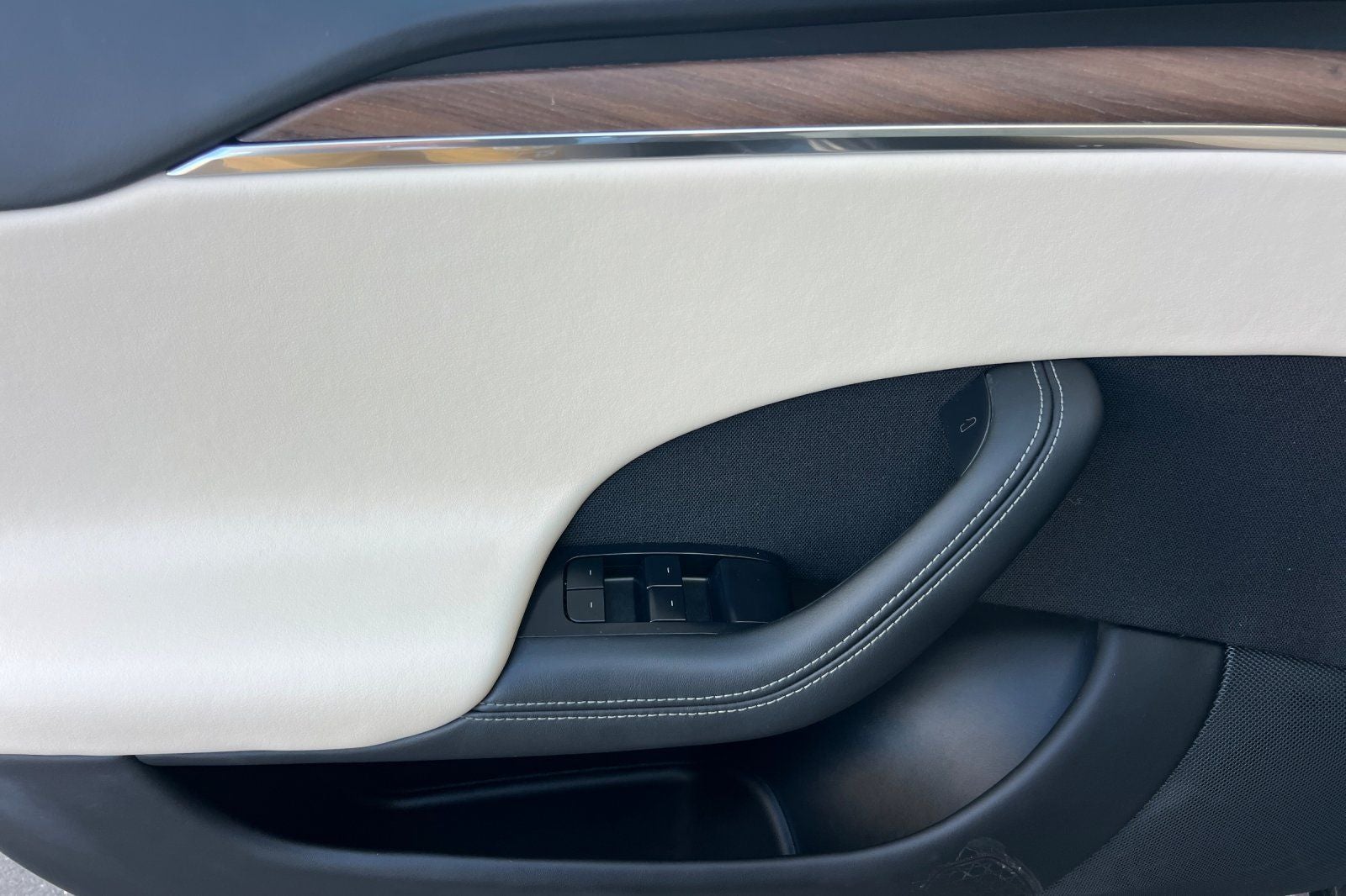 2022 Tesla Model S Base