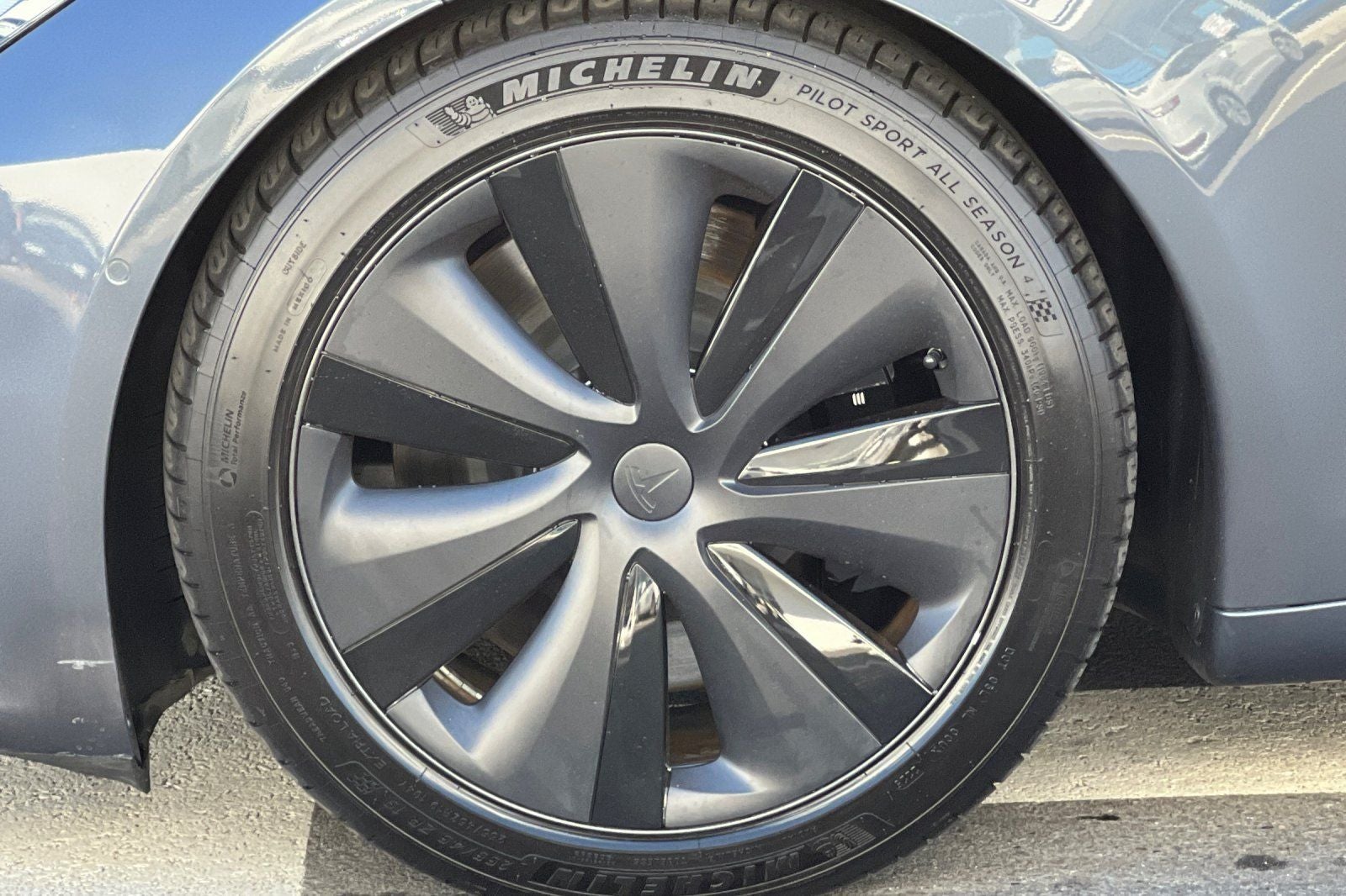 2022 Tesla Model S Base