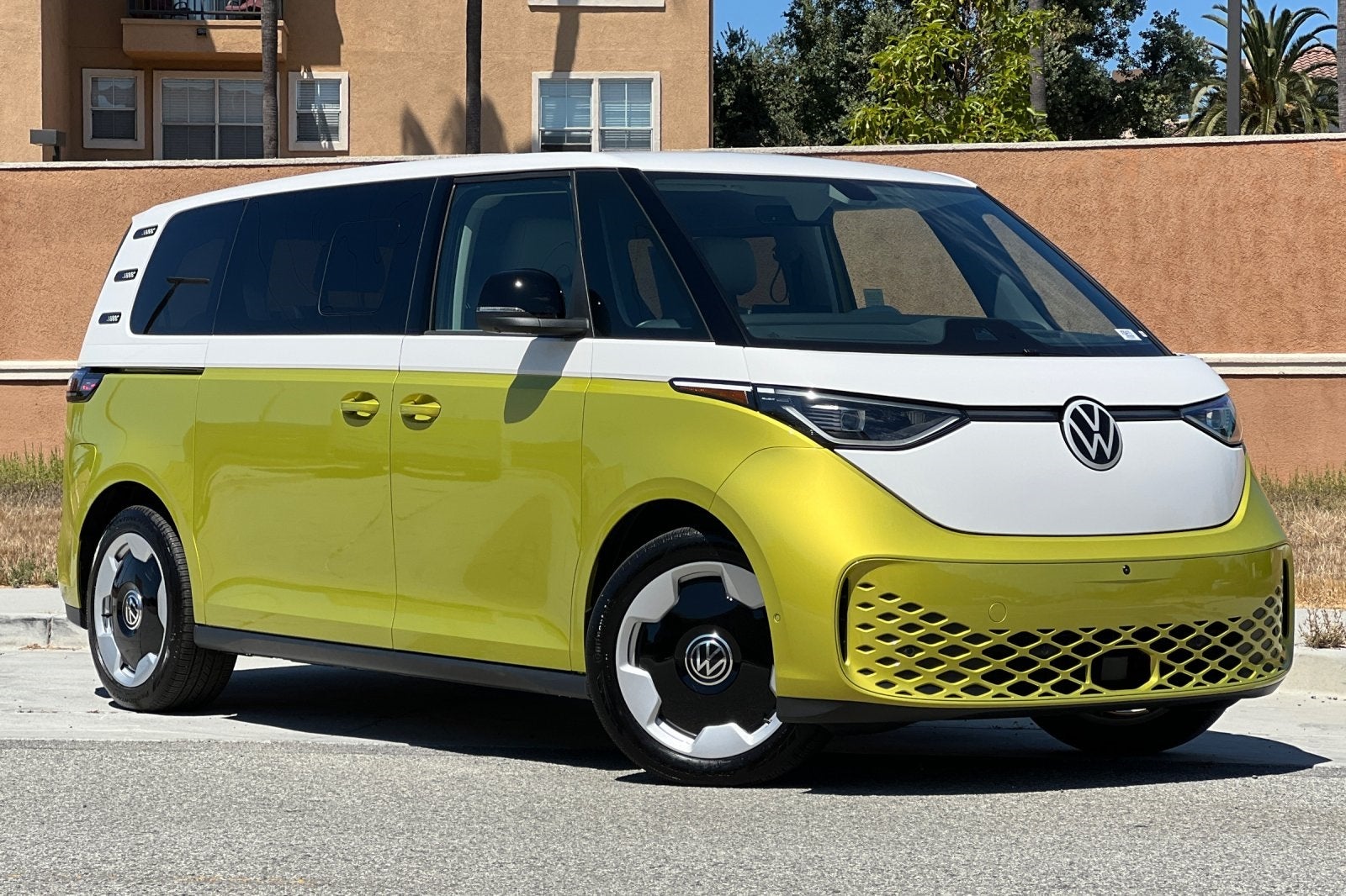 2025 Volkswagen ID. Buzz Pro S Plus