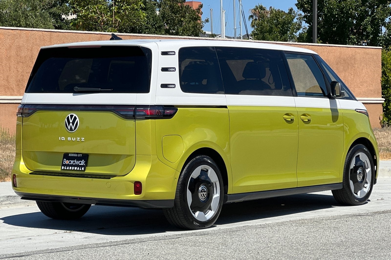 2025 Volkswagen ID. Buzz Pro S Plus