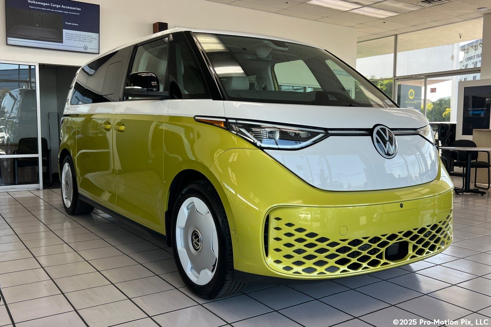 2025 Volkswagen ID. Buzz 1st Edition's photo