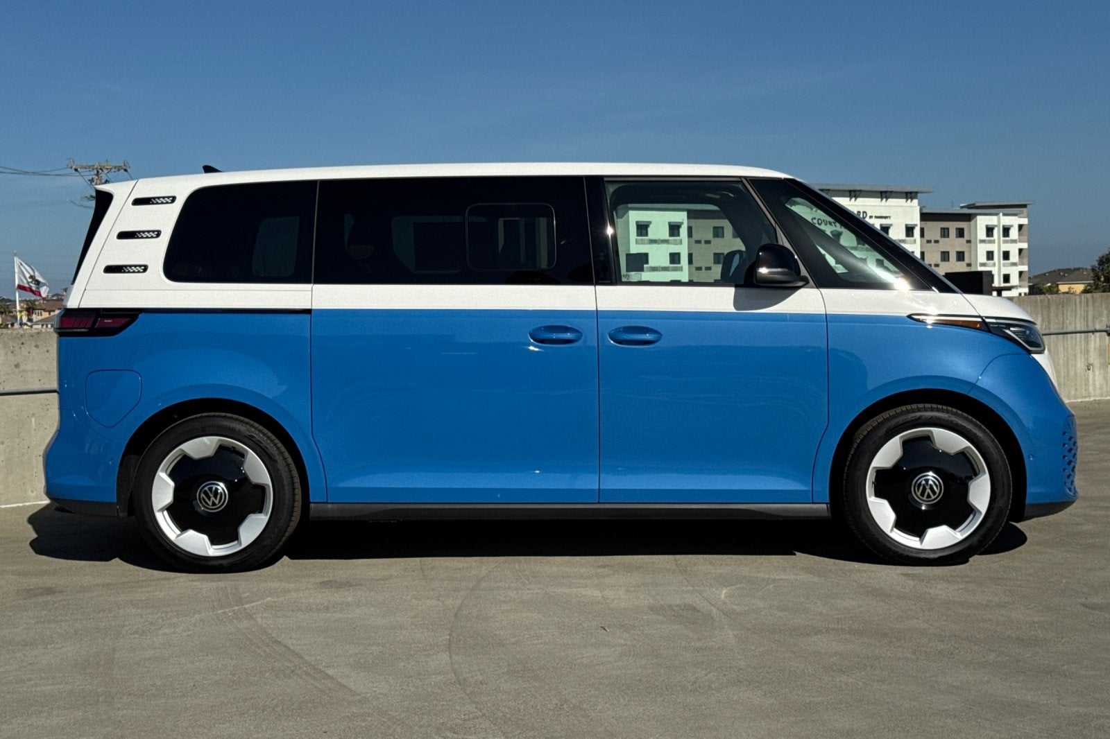 2025 Volkswagen ID. Buzz Pro S