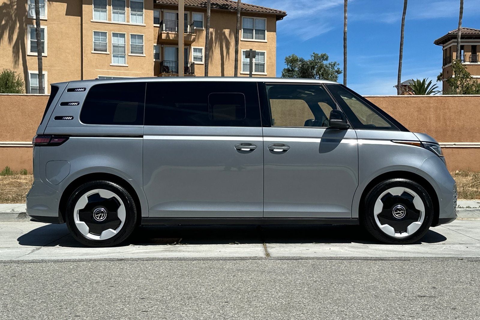 2025 Volkswagen ID. Buzz Pro S