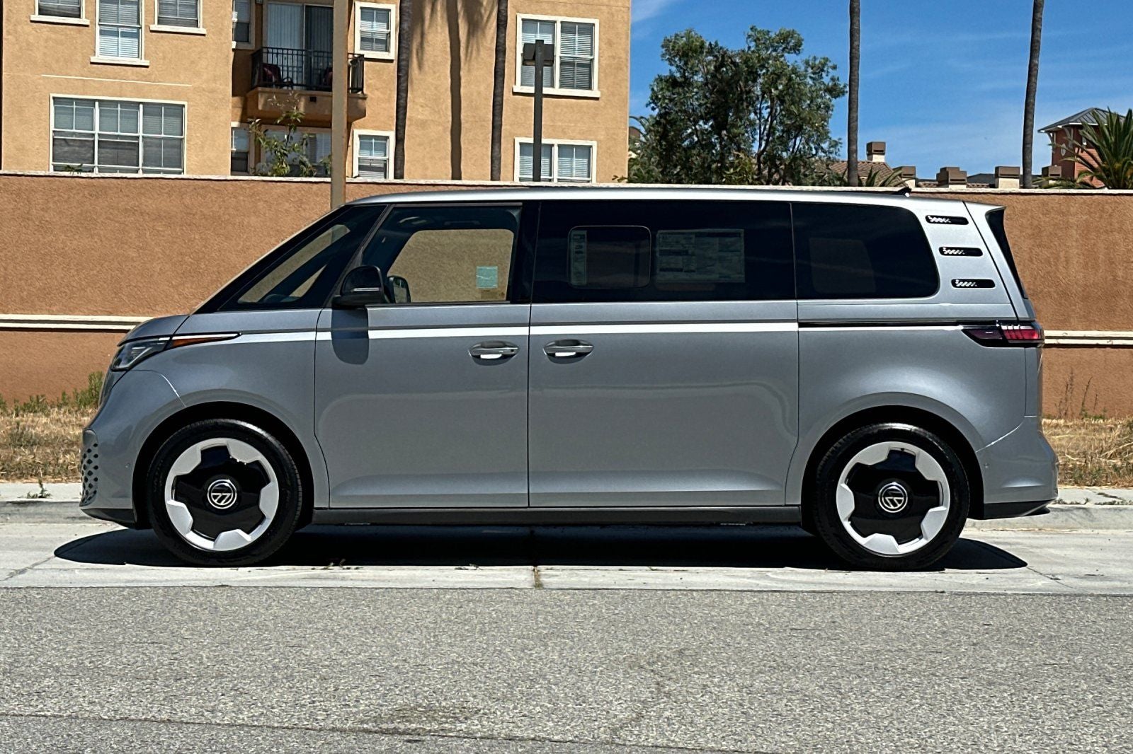 2025 Volkswagen ID. Buzz Pro S