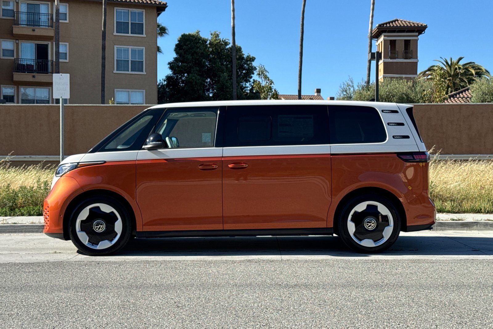 2025 Volkswagen ID. Buzz Pro S Plus