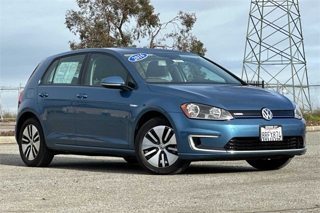 Used 2016 Volkswagen e-Golf e-Golf SE with VIN WVWKP7AUXGW916075 for sale in Redwood City, CA