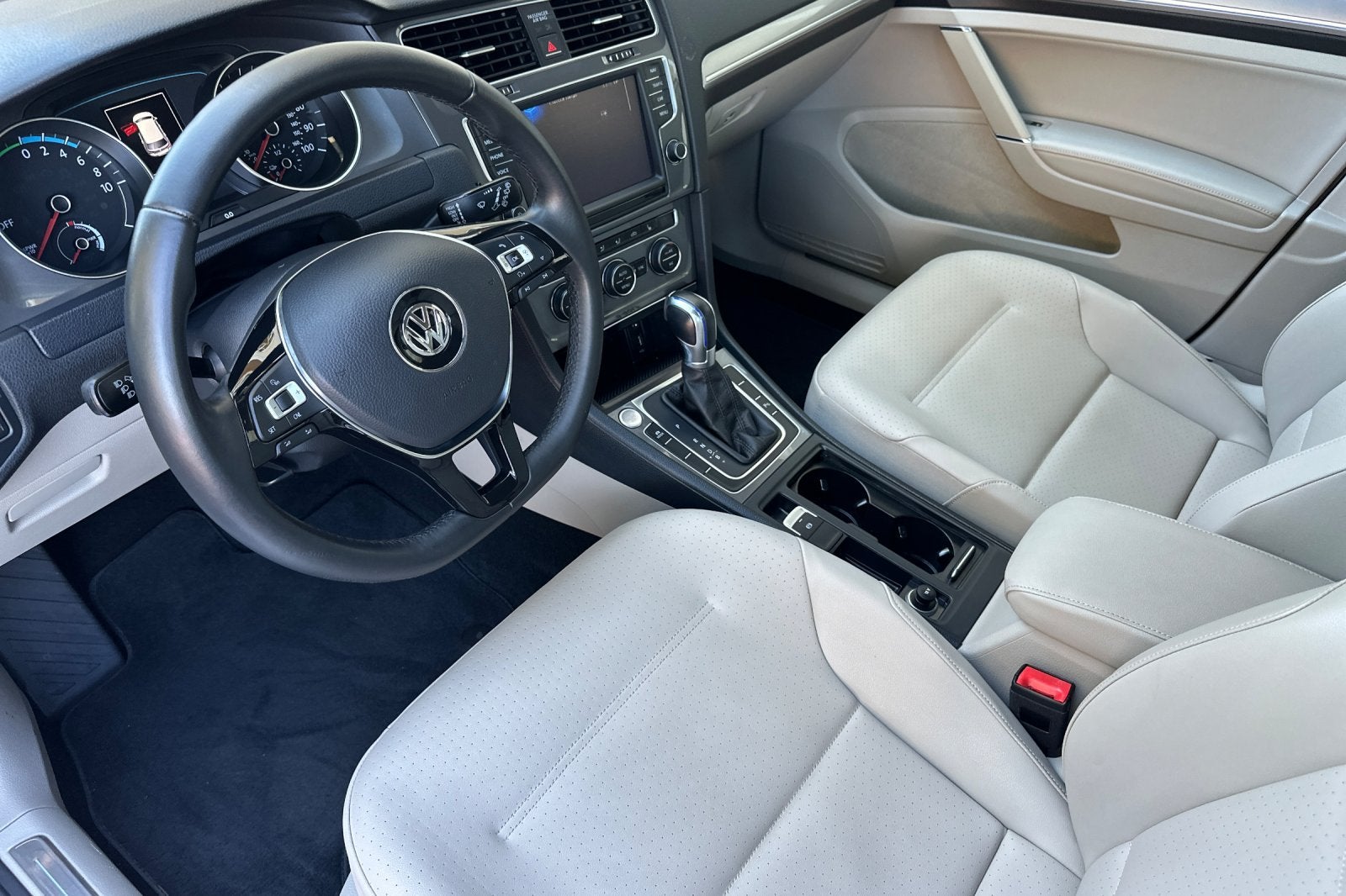 2016 Volkswagen e-Golf SEL Premium