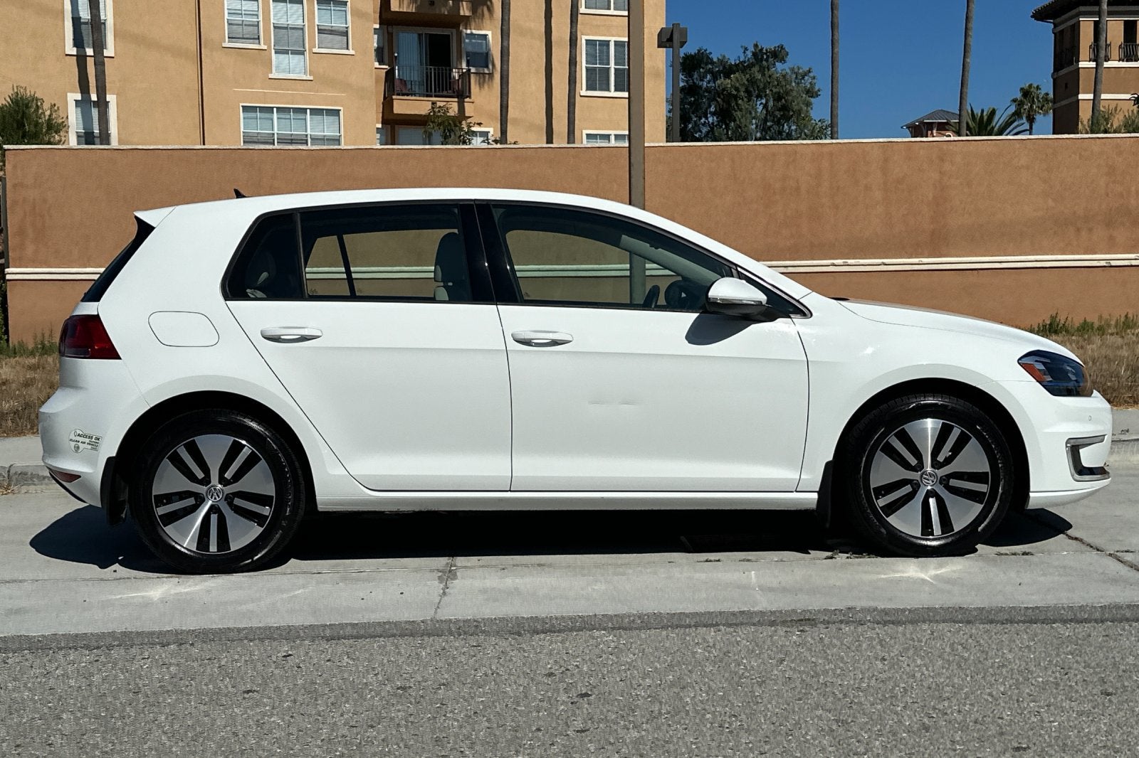 2016 Volkswagen e-Golf SEL Premium