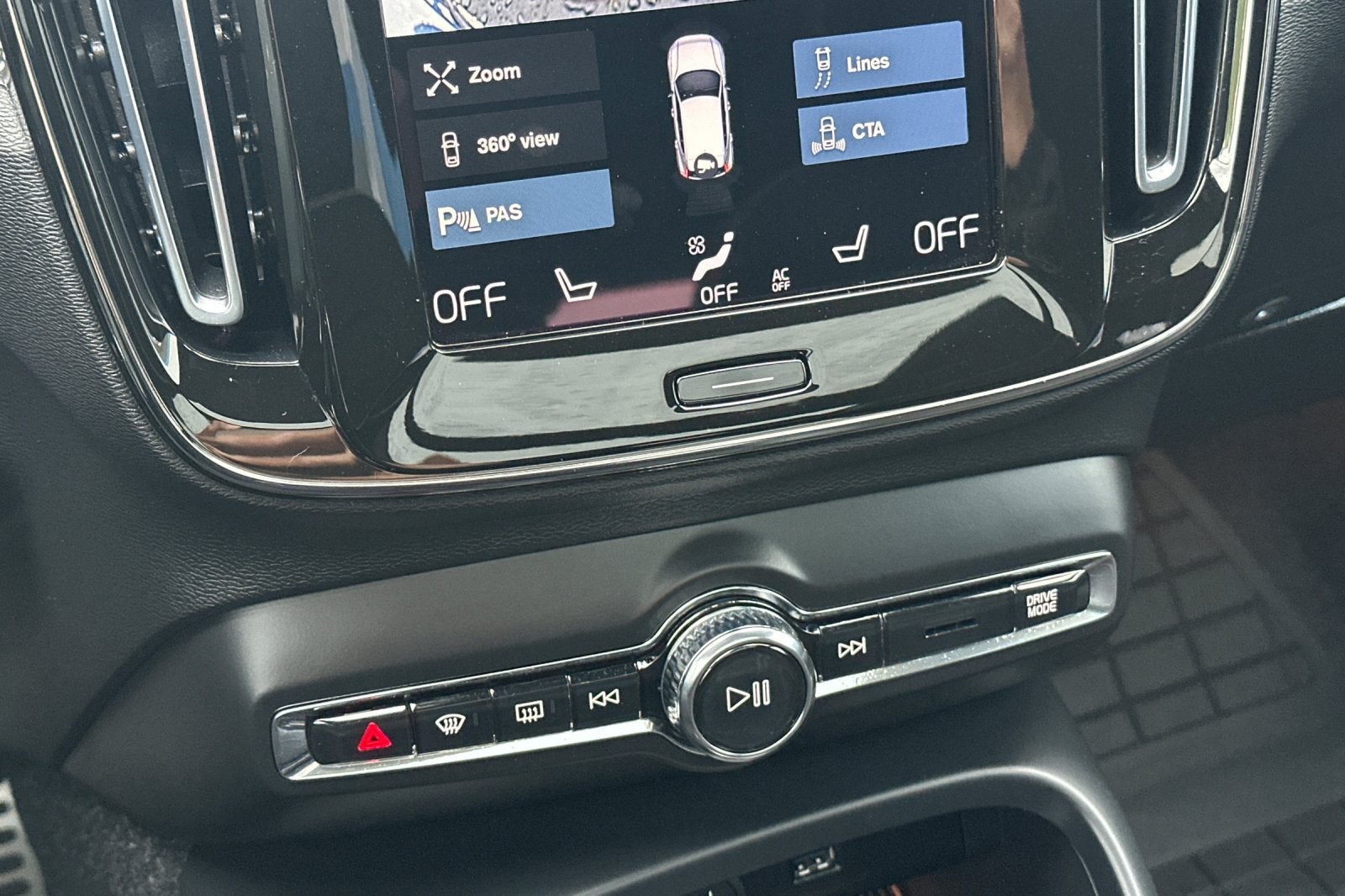 2021 Volvo XC40 R-Design