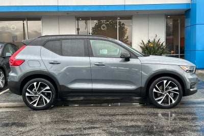 2021 Volvo XC40 R-Design