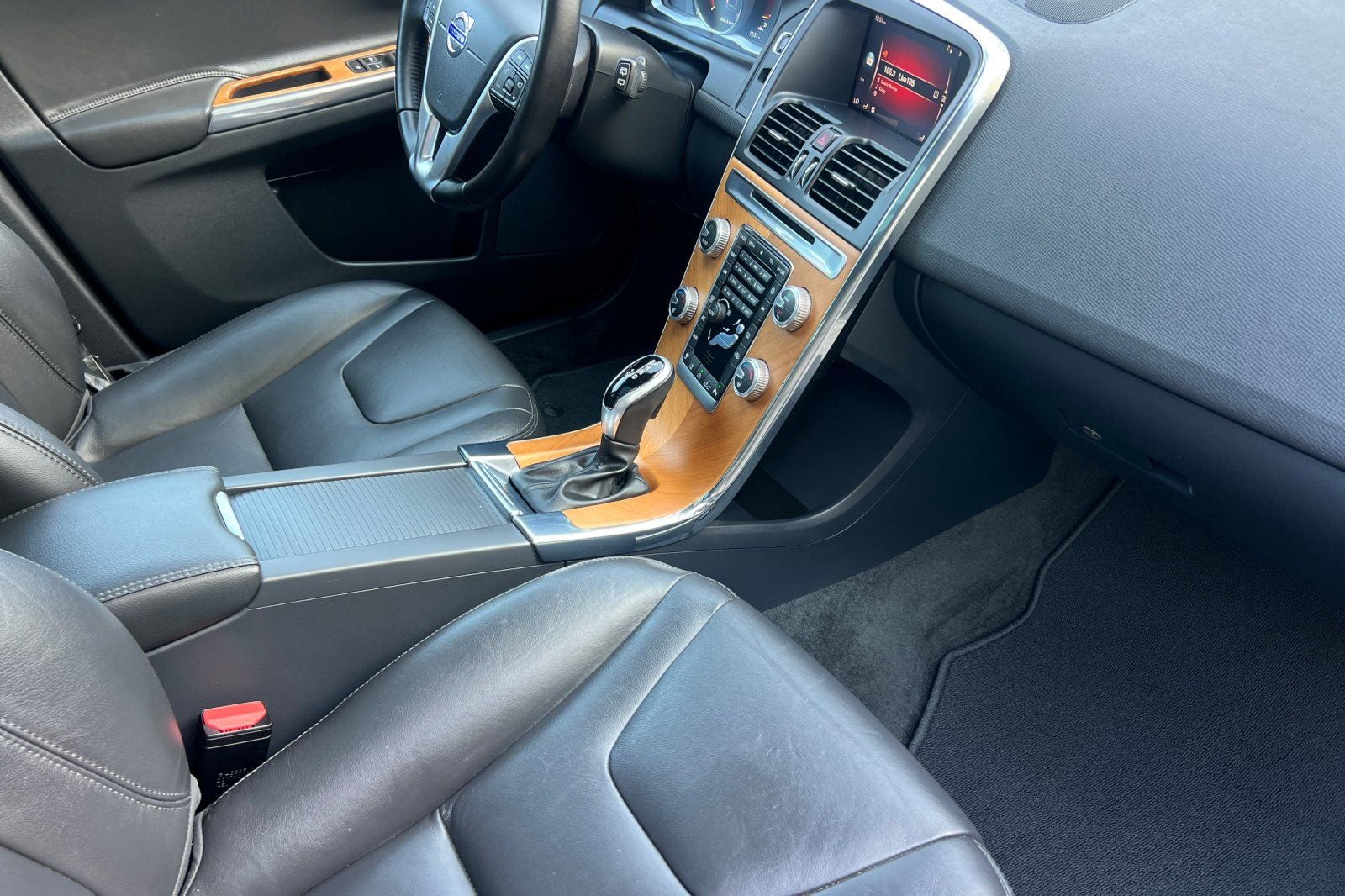 2017 Volvo XC60 T5 Inscription